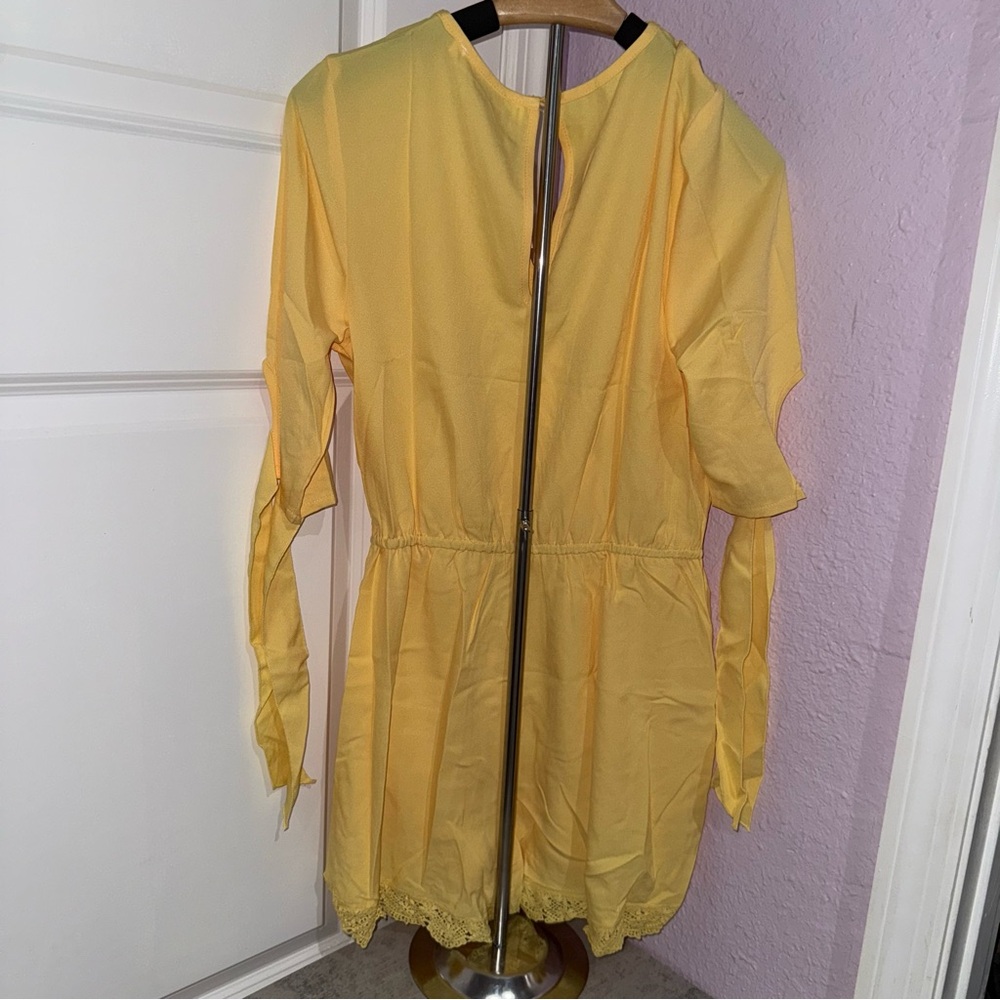 Yellow Romper - Size Medium - Picture 6 of 6